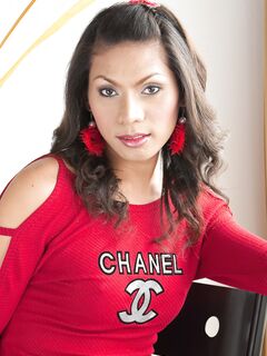 LadyboyGlamour.com Benz - Chanel Cock