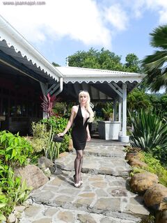 Joanna Jet On The Rocks